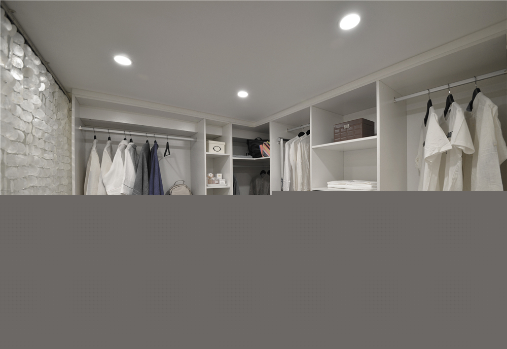 入墻式衣柜和開(kāi)放式衣柜優(yōu)缺點(diǎn) 哪種衣柜好?(圖1) 入墻式衣柜和開(kāi)放式衣柜優(yōu)缺點(diǎn) 哪種衣柜好?(圖1)