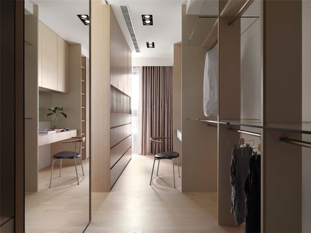 入墻式衣柜和開(kāi)放式衣柜優(yōu)缺點(diǎn) 哪種衣柜好?(圖2) 入墻式衣柜和開(kāi)放式衣柜優(yōu)缺點(diǎn) 哪種衣柜好?(圖2)