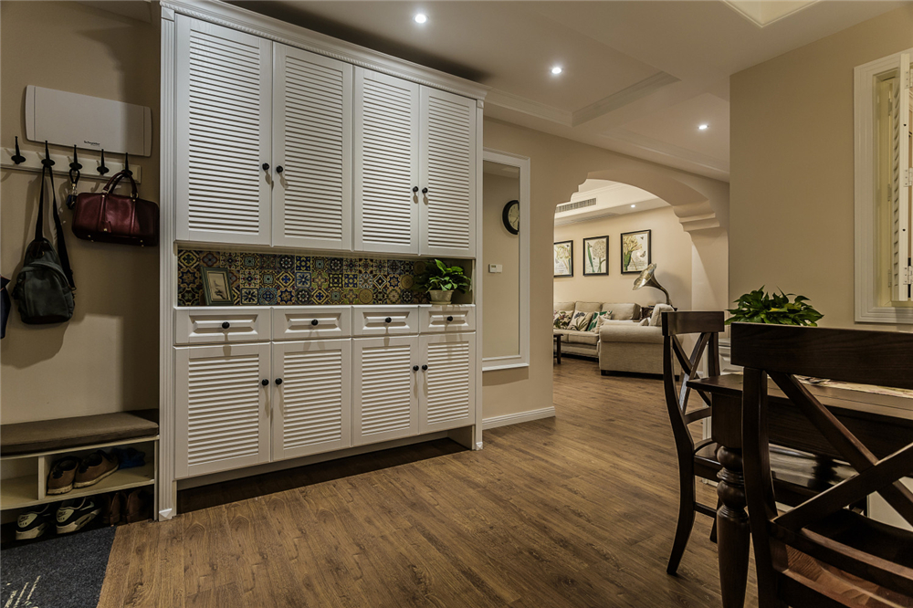 玄關鞋柜定制尺寸如何設計?(圖1) 玄關鞋柜定制尺寸如何設計?(圖1)